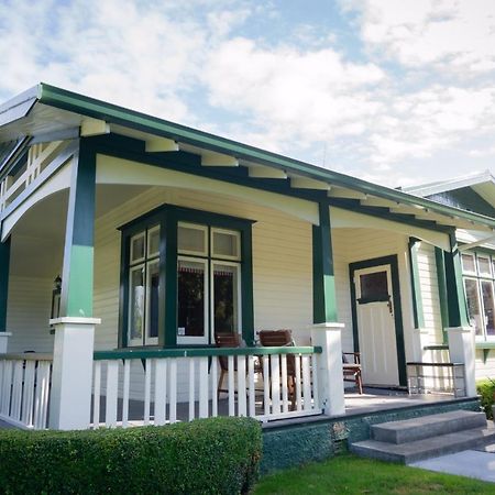 Gumnut House. Bed and Breakfast Whanganui Exteriör bild
